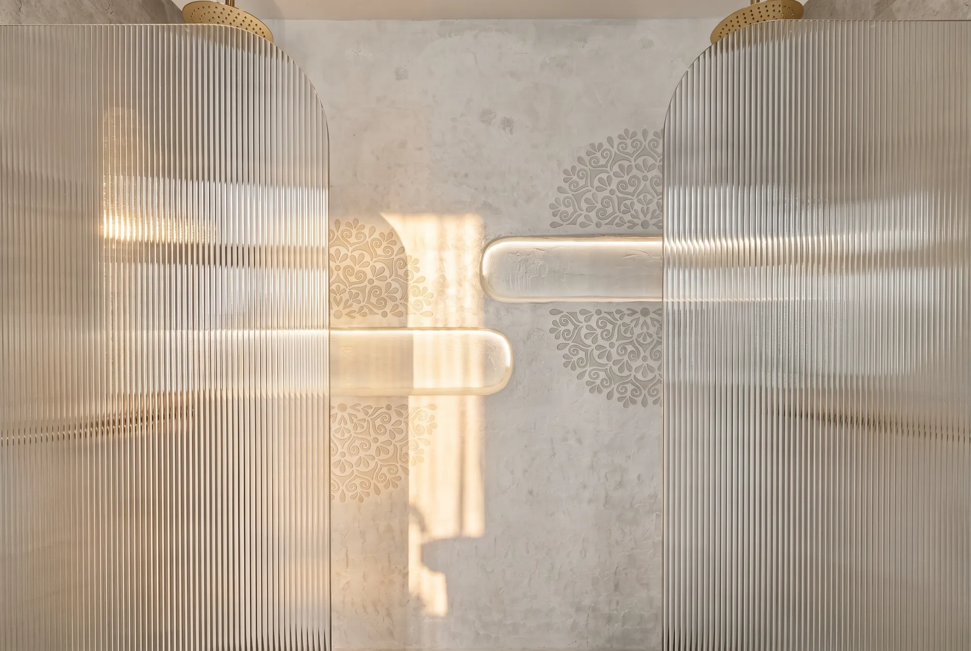 Guildford West fluted glass shower detail, real estate photography
